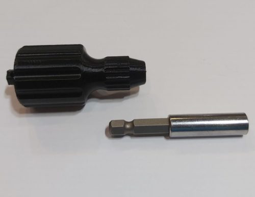 Kulcstartó mini marokcsavarhúzó, tároló rekesszel, + bitfej toldó 60mm. (61x28mm) KAPHATÓ !!!!!