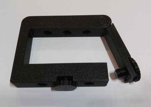 Erősített bilincs 40x80mm zártszelvényre, csavar menetekkel, akár több oldalról rögzíthető kiegészítők. KAPHATÓ !!!!!!!