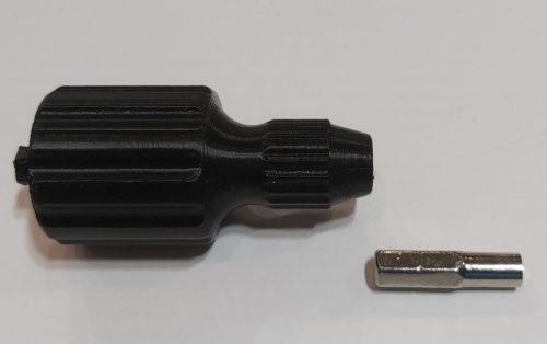 Kulcstartó mini marokcsavarhúzó, tároló rekesszel, + bitfej átalakító 25mm. (61x28mm) KAPHATÓ !!!!!