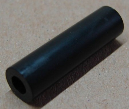 Távtartó D7x3,6x35mm fekete műanyag, Polystyrol (8394)