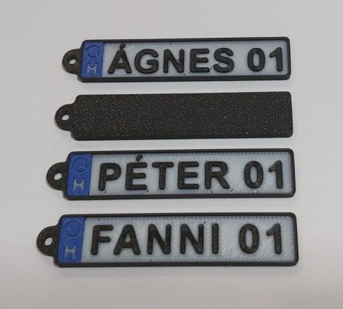 68x14mm rendszámtábla kulcstartó, megadható név, keresztnév. KAPHATÓ !!!!!